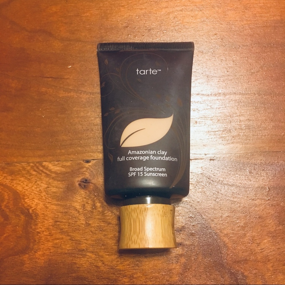 Amazonian Clay Foundation in light-medium honey
